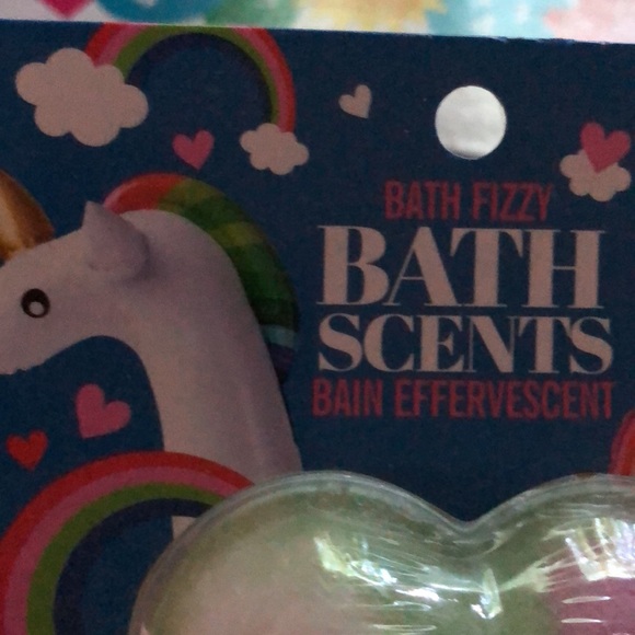 Cute heart bath bomb - Picture 2 of 3